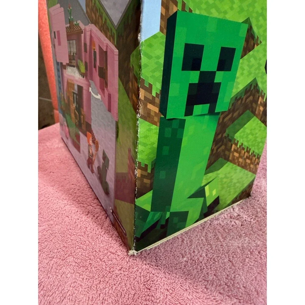 LEGO Minecraft: The Pig House (21170) New in box, factory sealed, complete